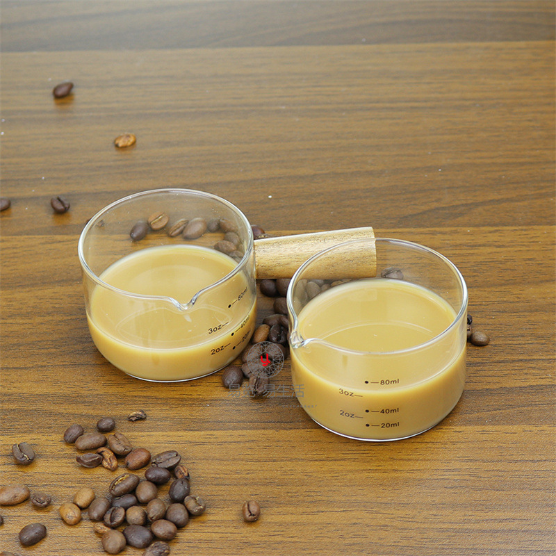 Glass wooden handrail with scale small milk cup Italian espresso cup transparent small milk jar side single-mouth measuring cup