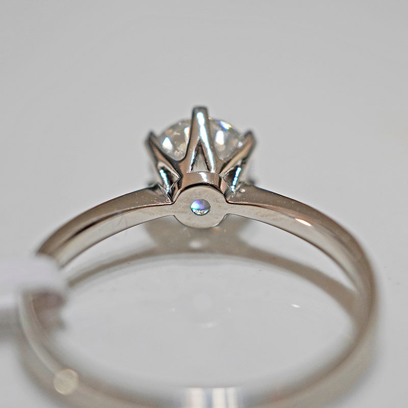 Pt950 Platinum Cultivated Diamond Ring for Women Simple Proposal