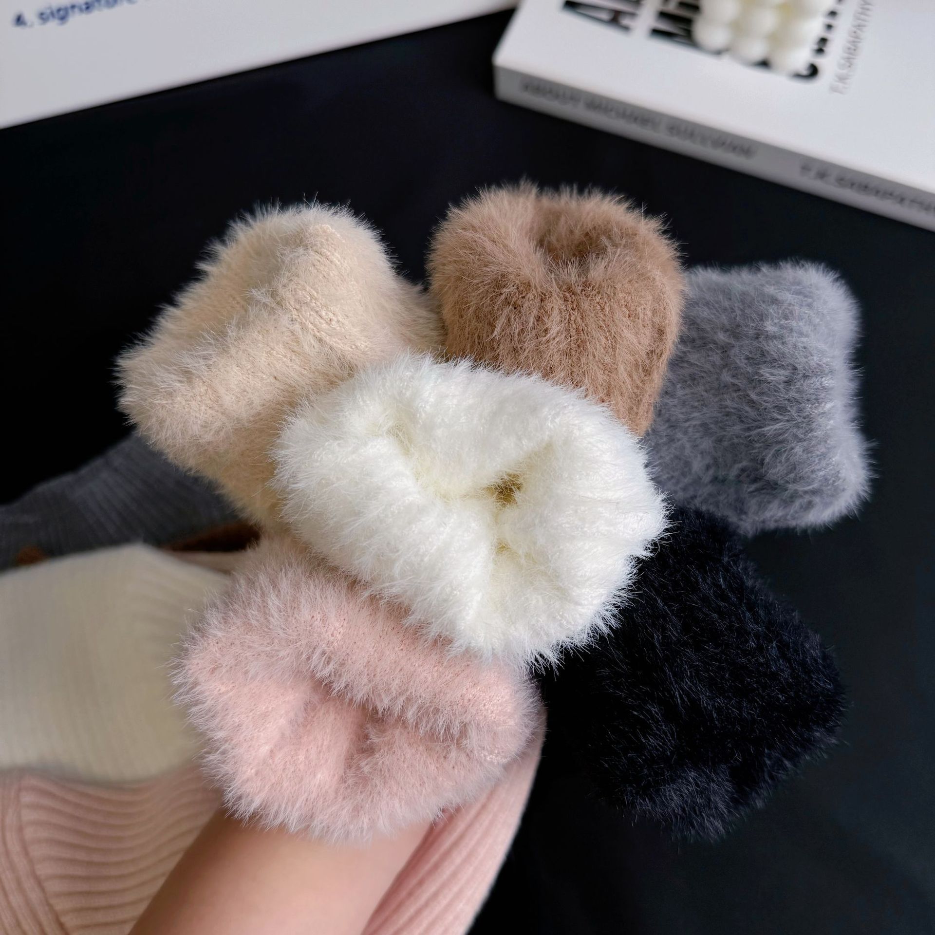 Baby Sweater for Boys and Girls fleece-lined Thickened One-piece Velvet Base Knitted Sweater for Children and Infants A New Winter Style