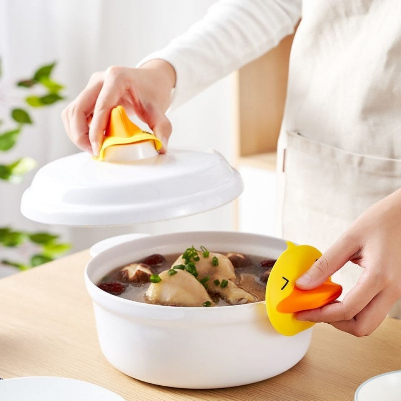 Factory Direct Sales Tiktok Silicone Little Yellow Duck Beak-Shaped Household Kitchen Heat-Resistant Clip for Oven and Microwave, Bowl Clip, Anti-Scalding