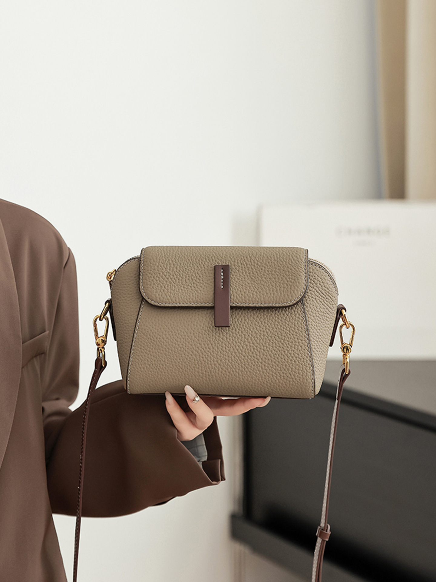 Foreign Trade Women's Bag 2025 New Genuine Leather Women's Bag Crossbody Bag Versatile Niche High-End Women's Shoulder Bag