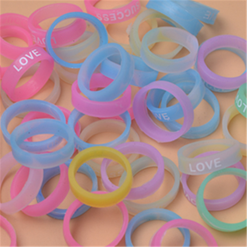 Luminous silicone ring buckle card cover female luminous non-slip wear-resistant ring personalized silicone non-slip ring nail cover ring
