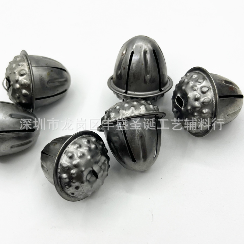 Creative chestnut metal bell Christmas tree bell hanging ornaments hanging ornaments Bell ornaments Mini small Bell ornaments