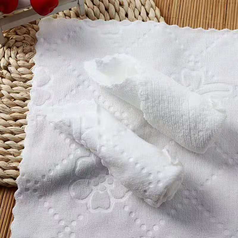 Wholesale microfiber white square embossed small square wipes with disposable napkin hotel small white towel