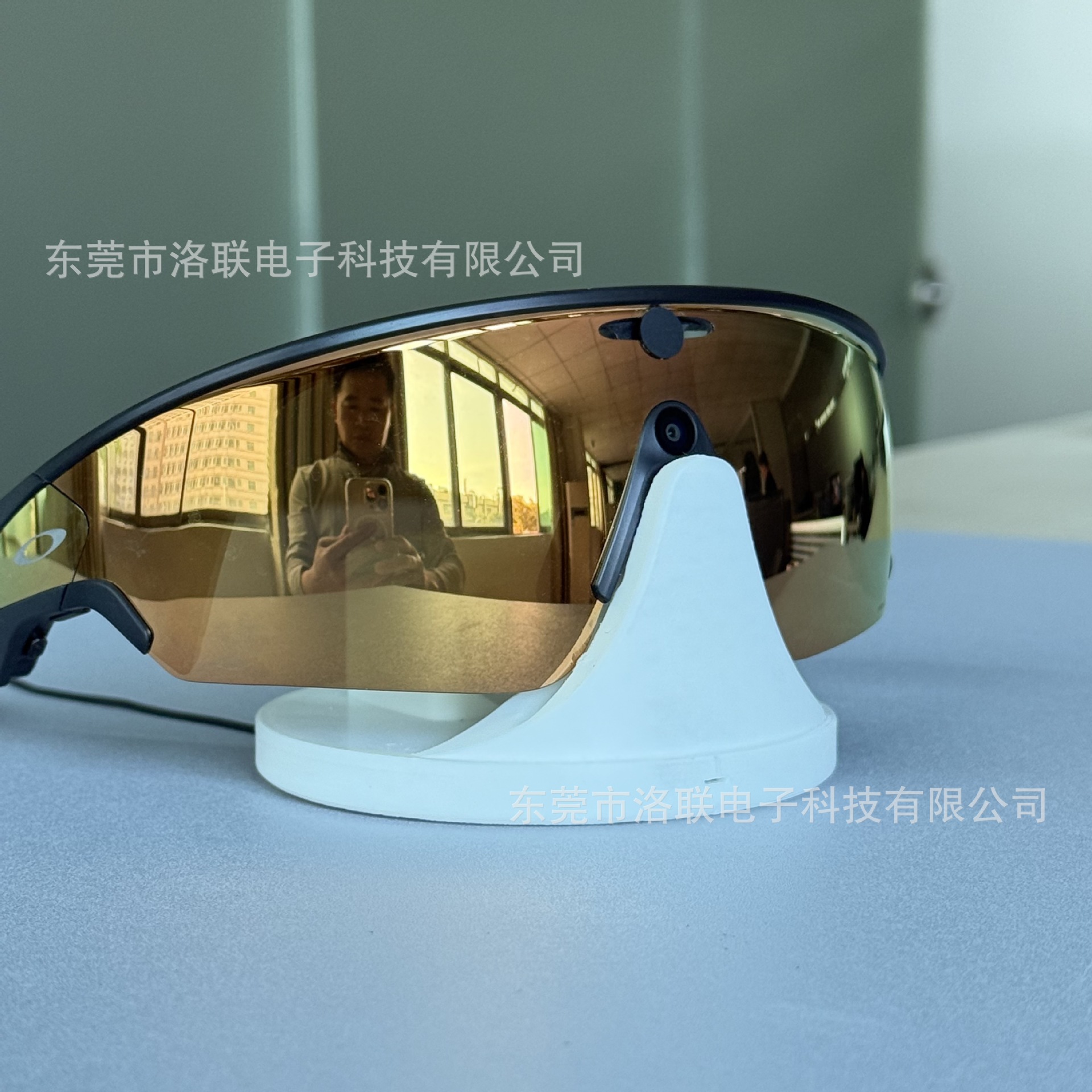 Cross-Border New Product Oakley Meta Vanguard Ai Smart Sports Glasses Pogopin Charging Base