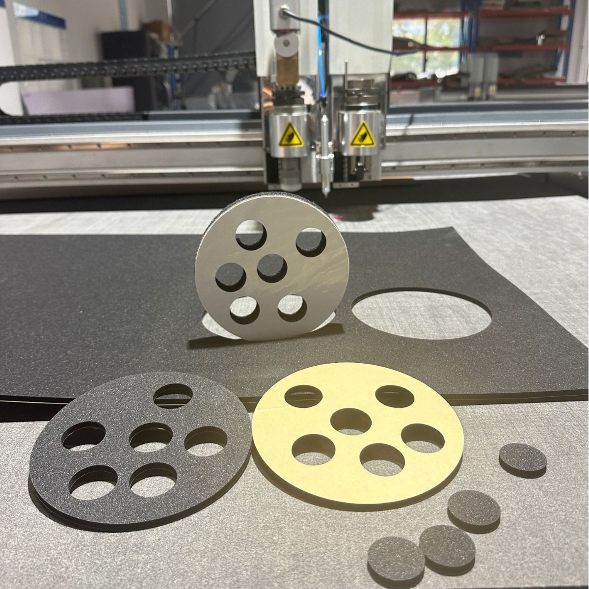 Yitai Oscillating Knife Cutting Machine Fully Automatic Cnc Flexible Material Cutting Rubber Pad Silicone Oscillating Knife Cutting Machine