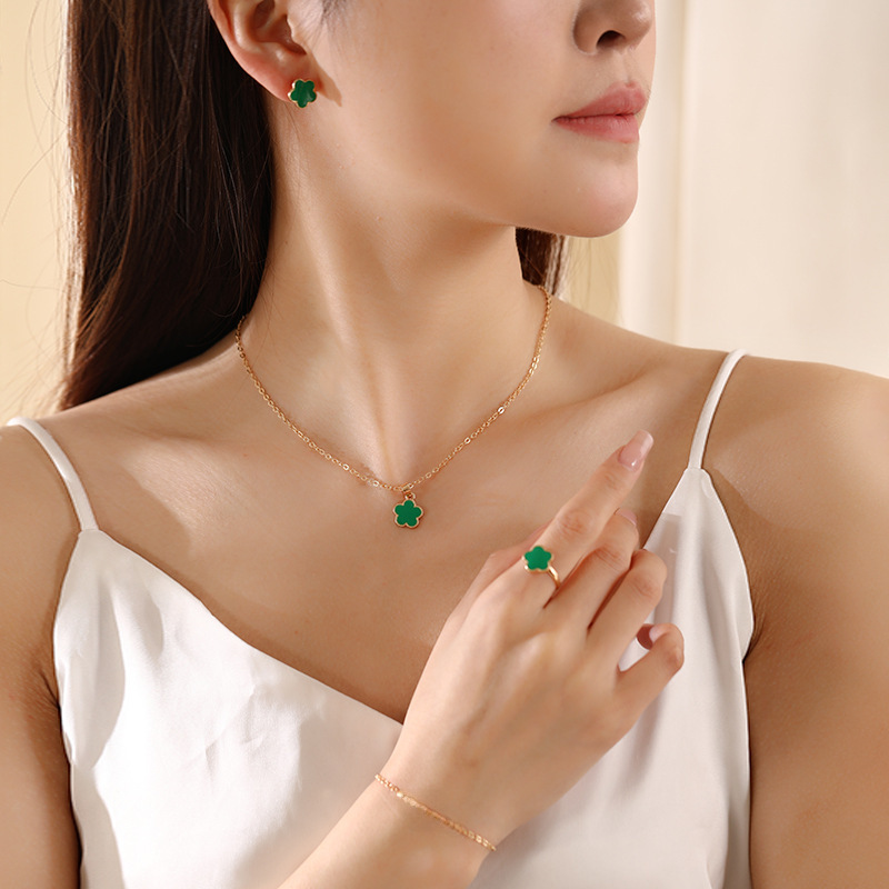 K-Style of the New Five-Leaf Clover Jewelry Set for Women Simple Petal Necklace Five-Leaf Flower Bracelet Ring Earrings 4-Piece Set