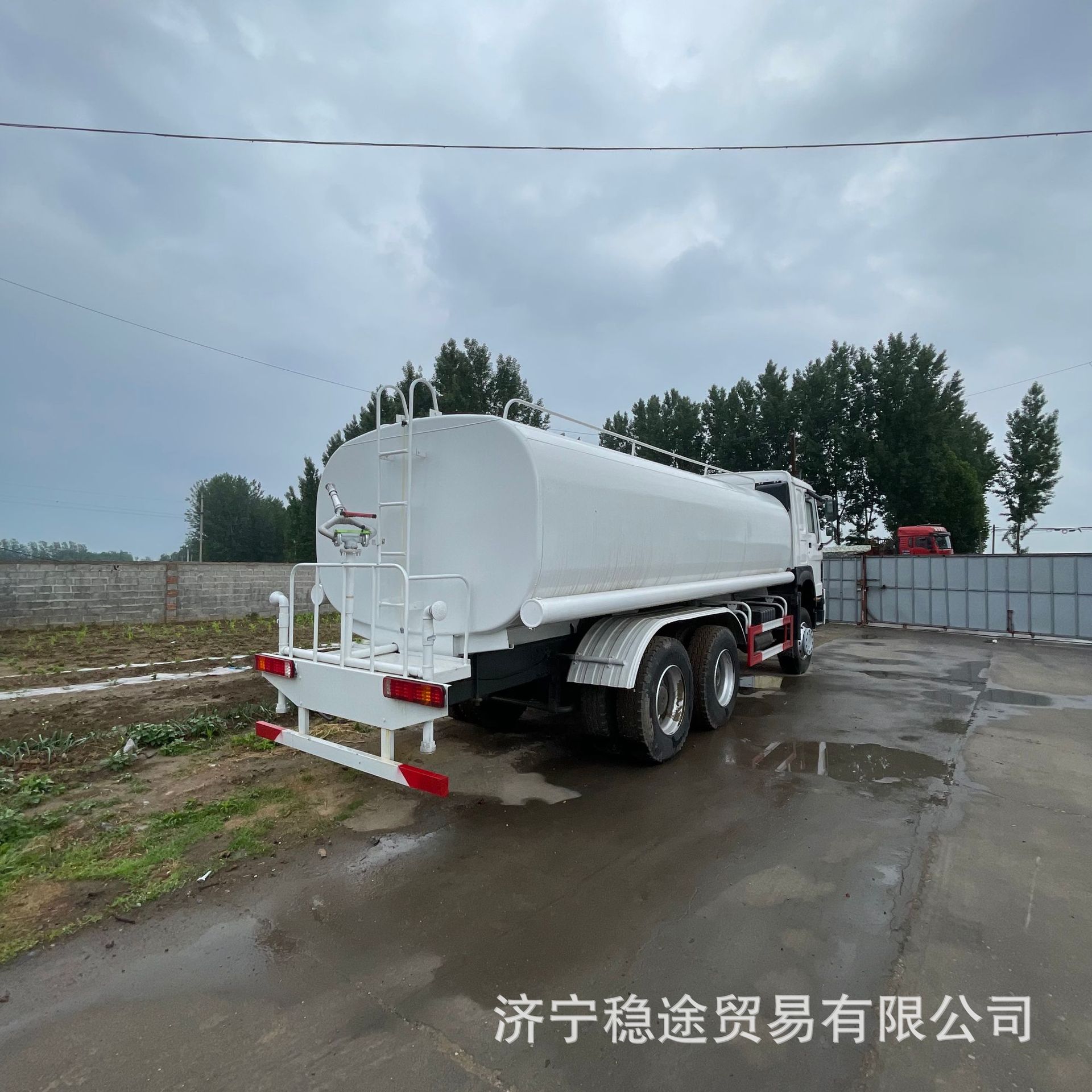 Howo Large Sprinkler Truck, Municipal Sanitation Sprinkler Truck, Construction Site Dust Suppression Sprinkler Truck, Cross-Border Special Supply of Greening Sprinkler Truck