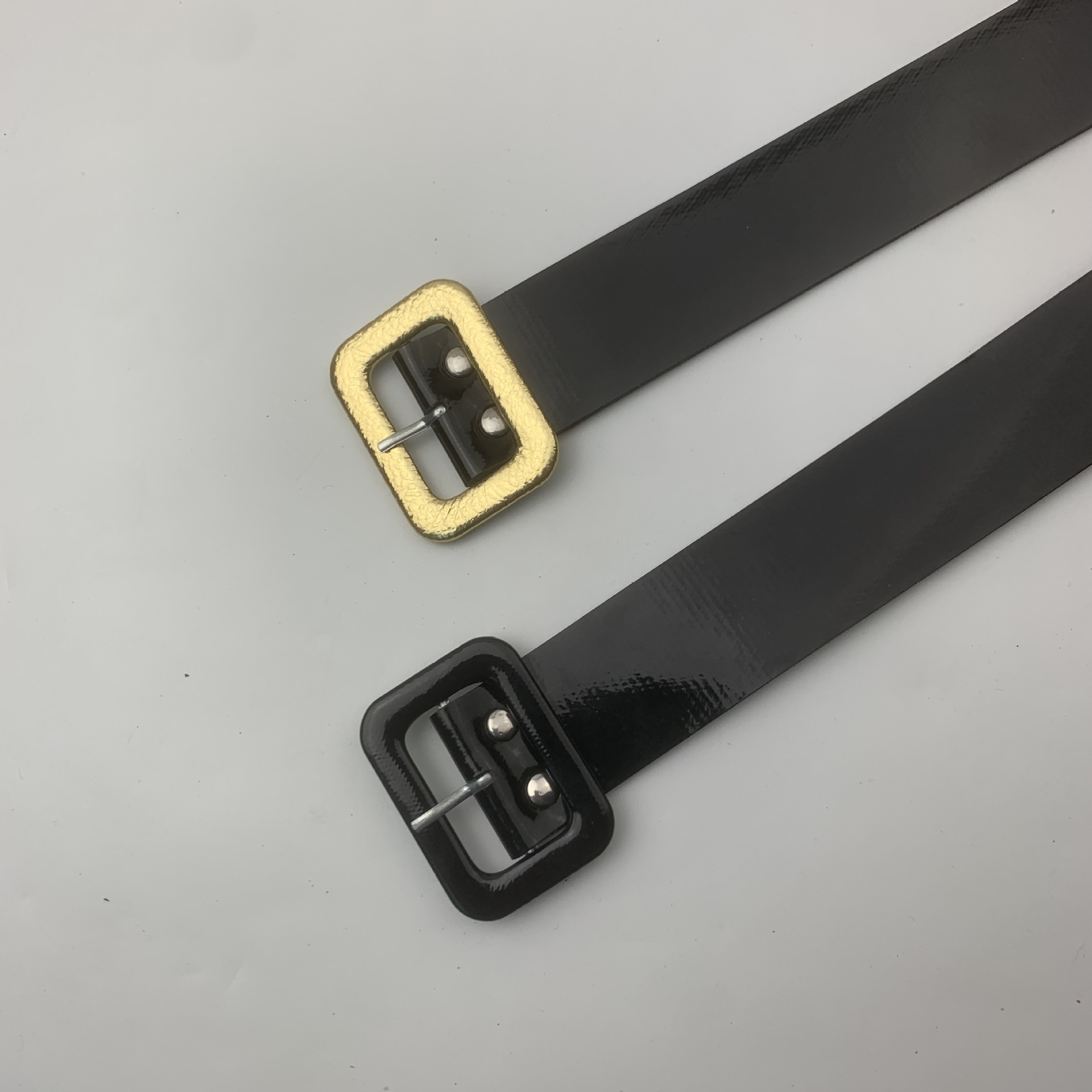 Spot new ladies belt Joker simple black bright leather wide belt Christmas clothing decorative belt manufacturers wholesale