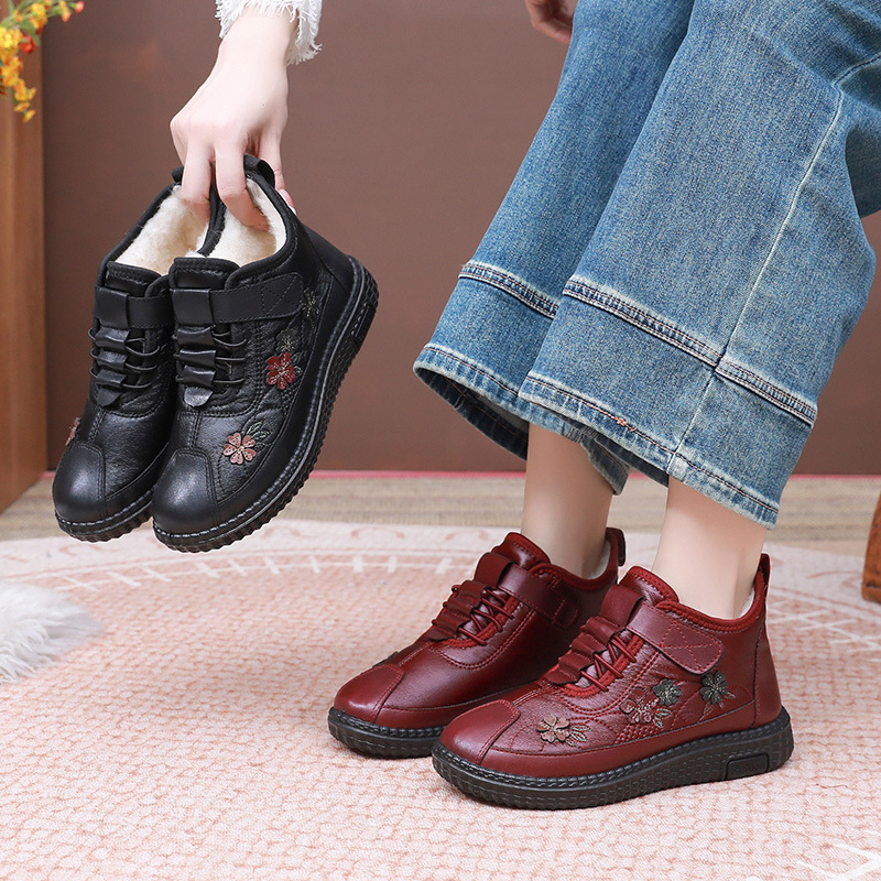 Winter Old Beijing New Women's Cotton Shoes fleece-lined Thickened Middle-aged and Elderly Cotton Boots Non-slip Warm Slip-on Mother Cotton Boots