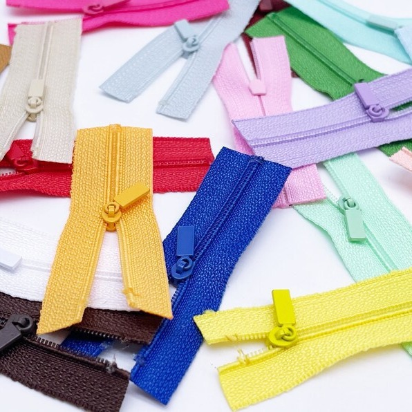 Factory Wholesale No. 0 Zipper Nylon Closed Tail Zipper Baby Clothes Zipper Toy Doll Mini Zipper