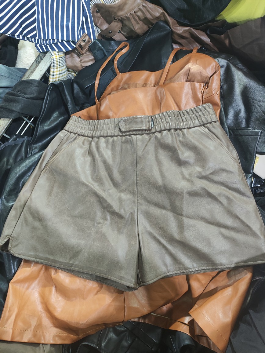 Second-Hand Clothes, Old Exports to Africa and Southeast Asia, Leather Pants, Leather Shorts, Short Skirts, Live Supply
