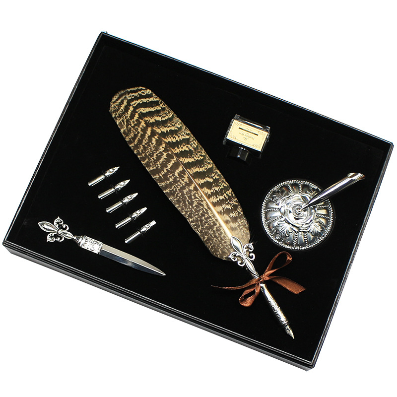 T20YE-L2 dip pen European retro letter opener suit graduation gift peacock tail Harry Potter feather pen
