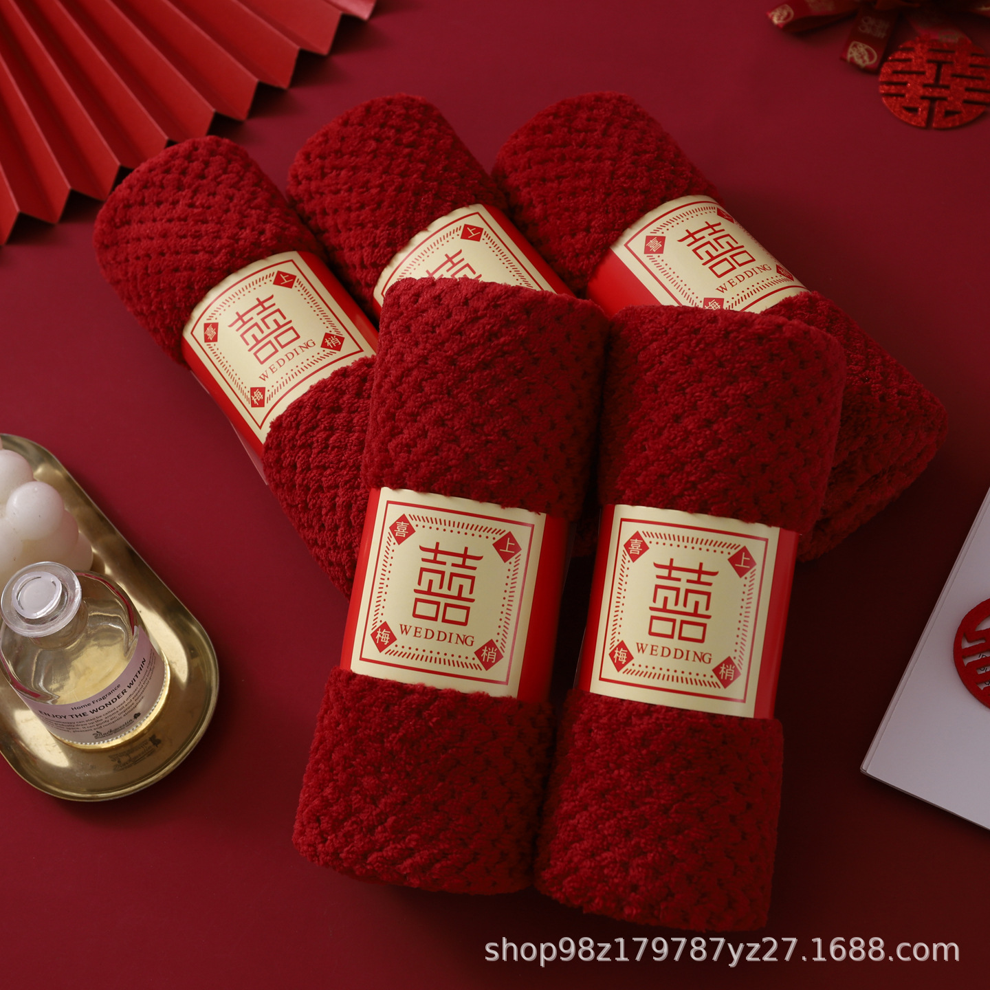 Wedding Towel with Happy Words, Coral Velvet, Thickeneded, Soft and Absorbent, Face Wash Towel, Wedding Return Gift, Souvenir Towel
