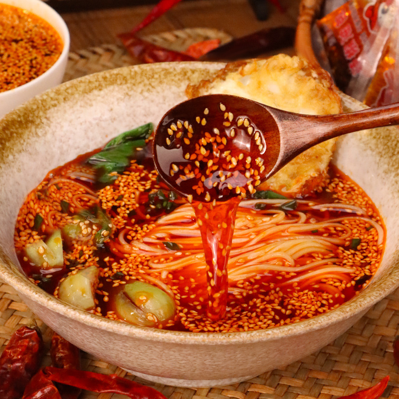 Spicy Chili Oil Packets, Takeaway Whole Box, 900 Packs, Disposable Bags, Spicy Cold Skin Chili Oil Packets