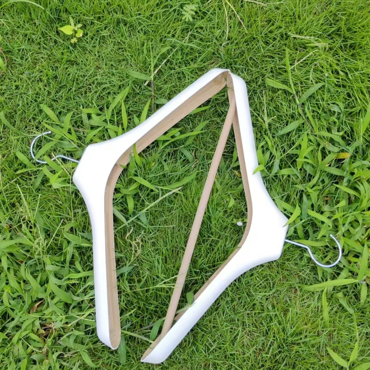 Factory wholesale environmental protection pulp hanger 100% recyclable paper holder molded degradable garment paper plastic hanger