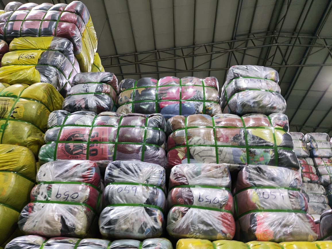 Second-Hand Clothes from Africa, Southeast Asia, Thailand and Vietnam, Women's Cotton Tops Lcb, Fashionable, Comfortable and Versatile