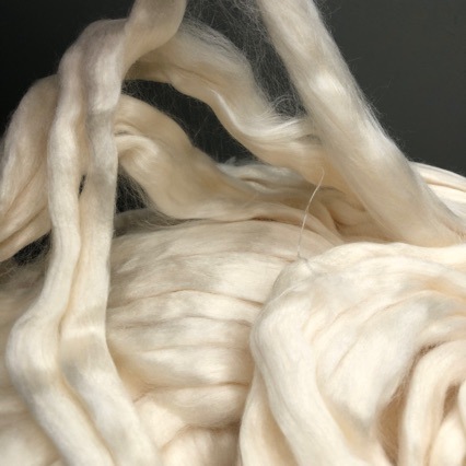 Поставка гребенчатых полос вискозы, искусственного хлопка, искусственного шелка, текстильных сырьевых материалов