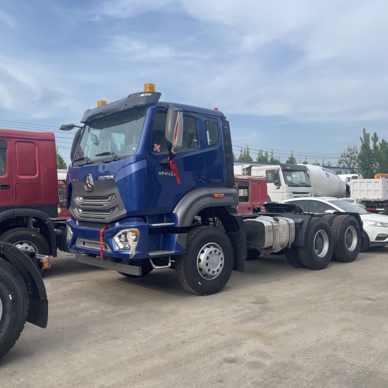 Тракторный грузовик и полуприцеп с Howo через границу.