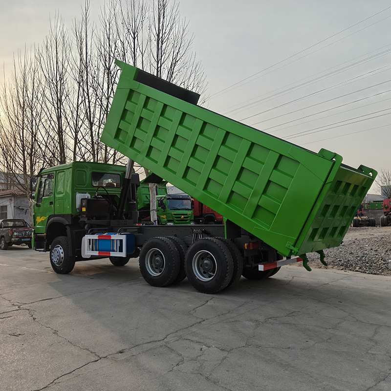 Heavy-Duty Howo 8-Wheel Dump Truck, 371 Horsepower, Mining Sand and Gravel Self-Unloading Truck, Cross-Border Export Vehicle