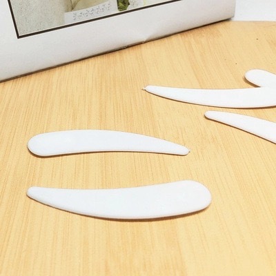 White Crescent Plastic Spoon, White Mask Picking Stick, Cream Spoon, Cosmetic Dispensing Stick Tool