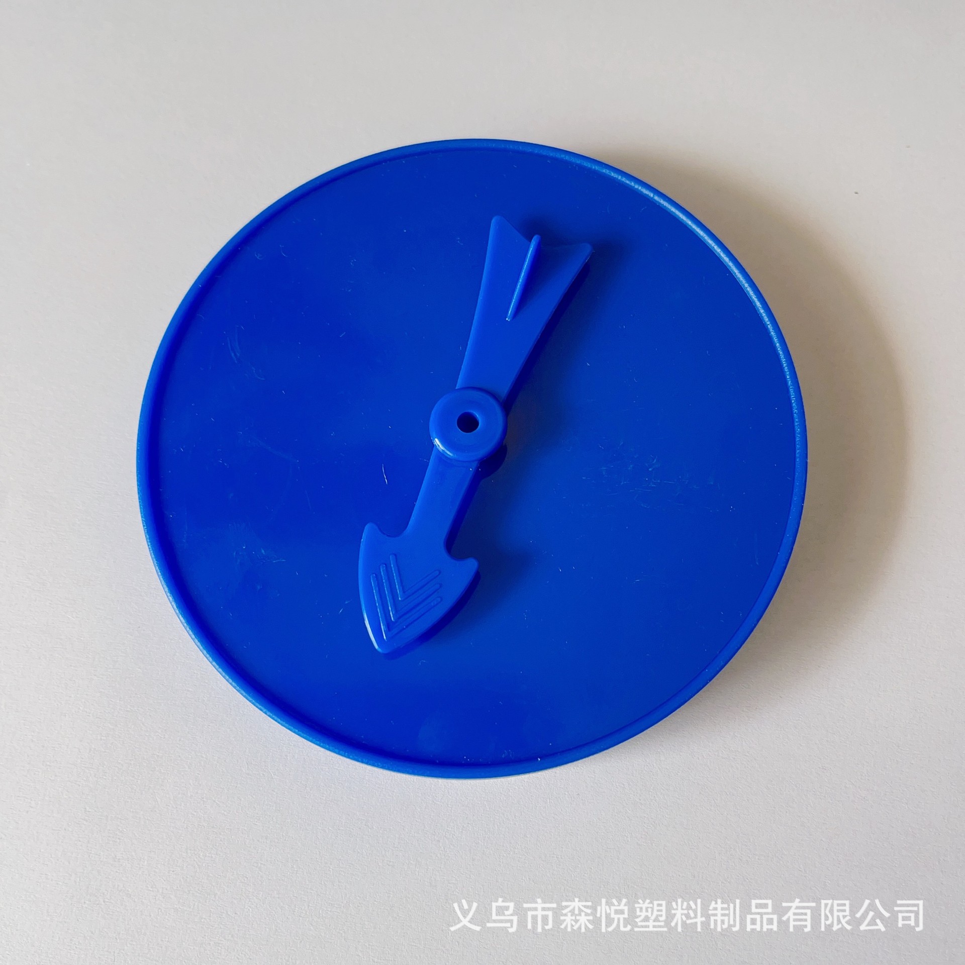 Source Factory V-Shaped Fin Tabletop Game Round Plastic Turntable Pointer