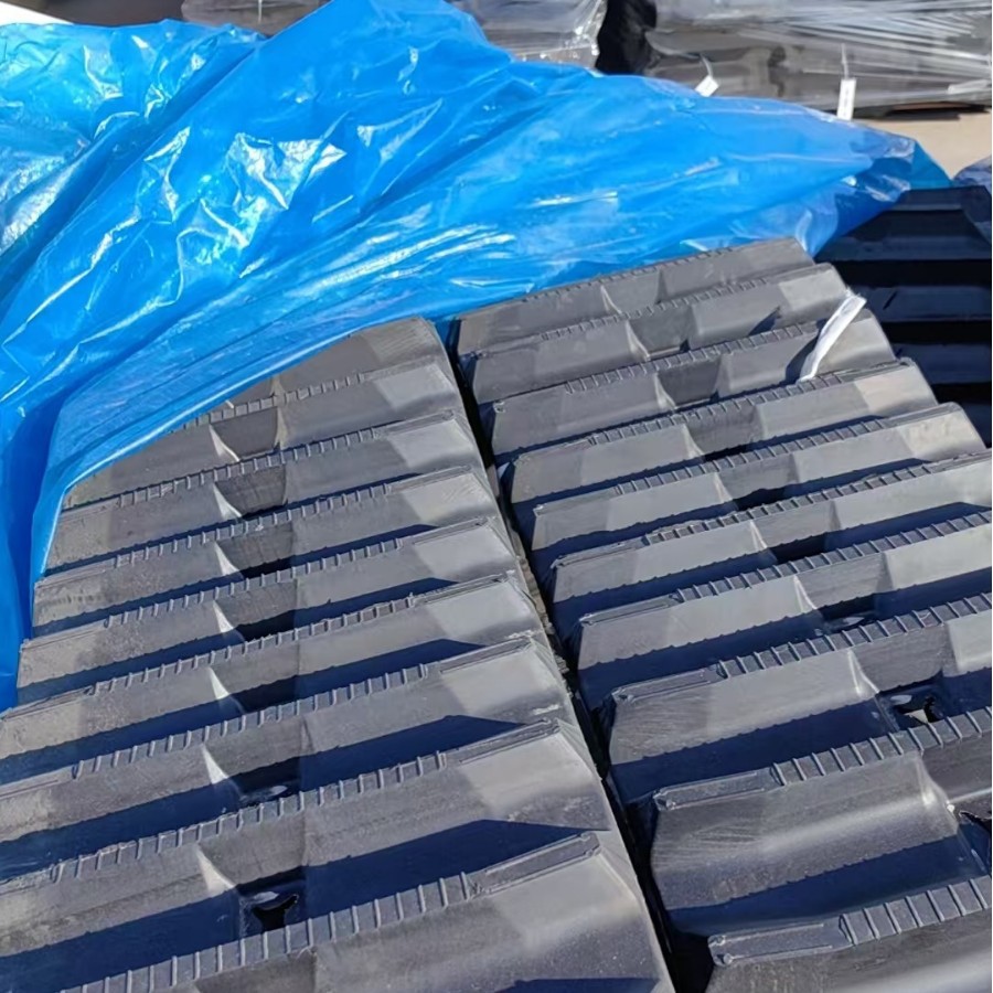 Manufacturers produce agricultural engineering rubber crawler excavator tractor harvester crawler conveyor crawler for crawler tray