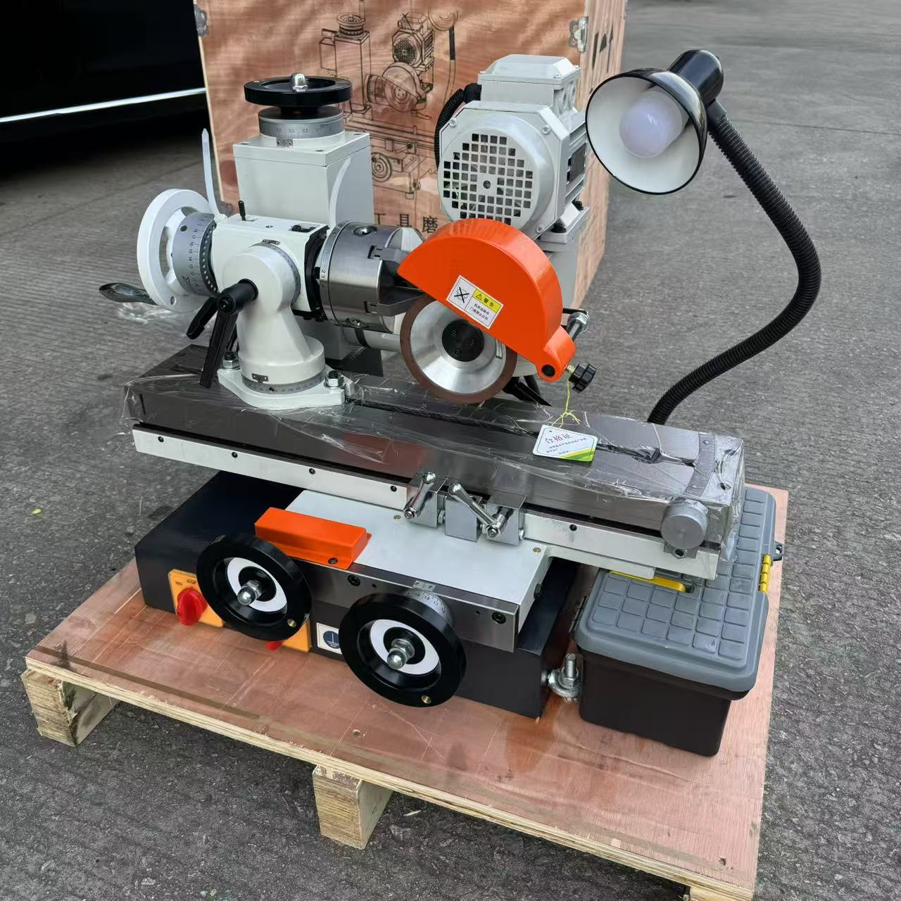 Factory Direct Supply 6025 Tool Grinder for Sharpening Turning Tools, Gun Drills, Three-Sided Milling Cutters, Hobbing Cutters, and Precision Surface Grinders