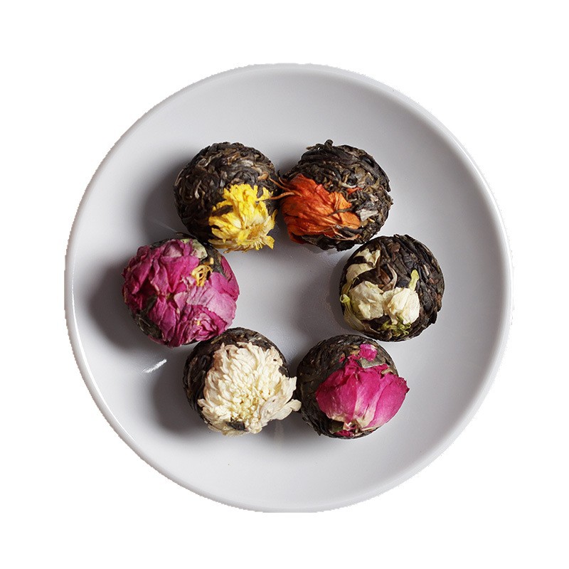 Low Price Wholesale Yunnan Pu'Er Tea Rose Jasmine Peanut Tea Longzhu Tree Pu'Er Tea 6 Flavors 18 Pieces Flower Tea Gift Box