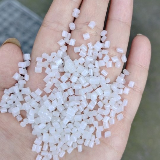 Translucent Transparent Pp Regenerated Particles, Fully Transparent Polypropylene Material, Recyclable Loop Material, Injection Molded Grade Brushed and Good Color Matching