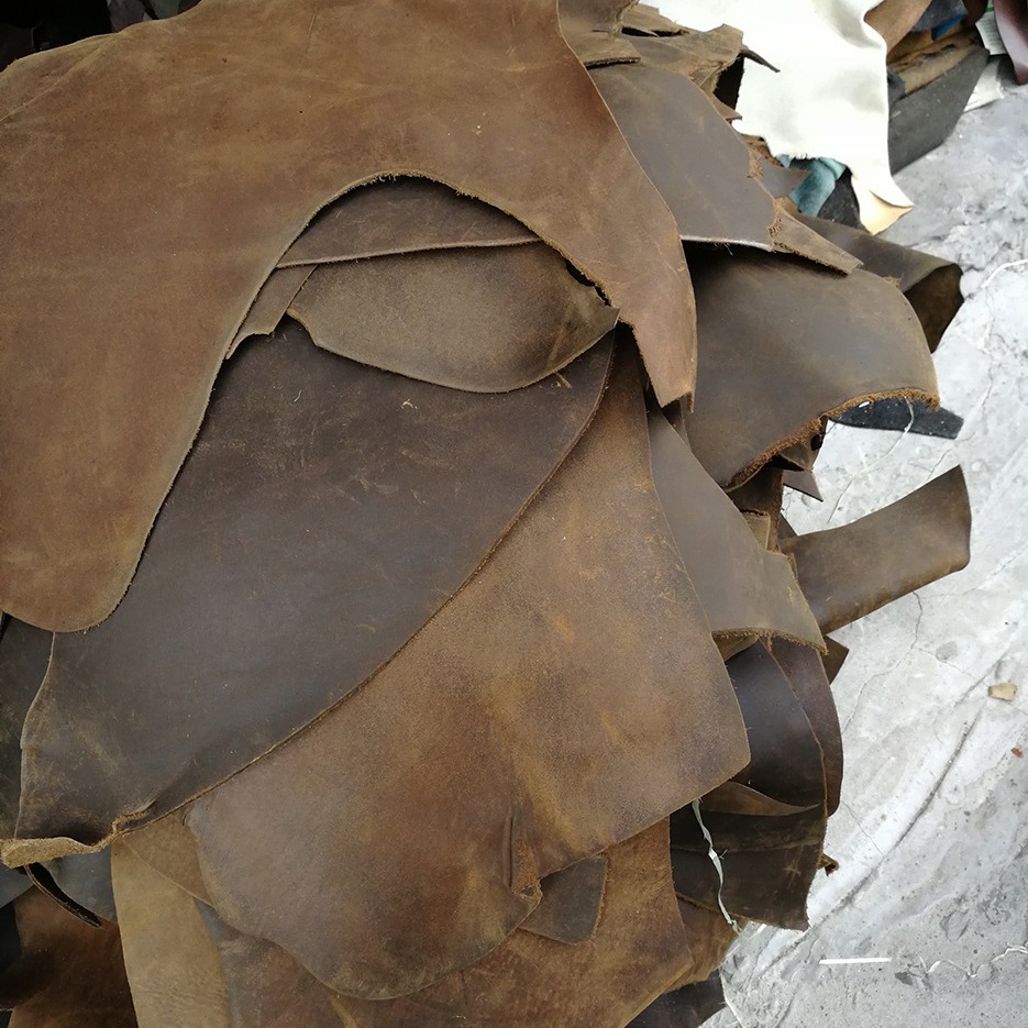Special offer 1.6-2.2mm thick first layer oily Crazy Horse leather broken leather corner material DIY handmade leather material