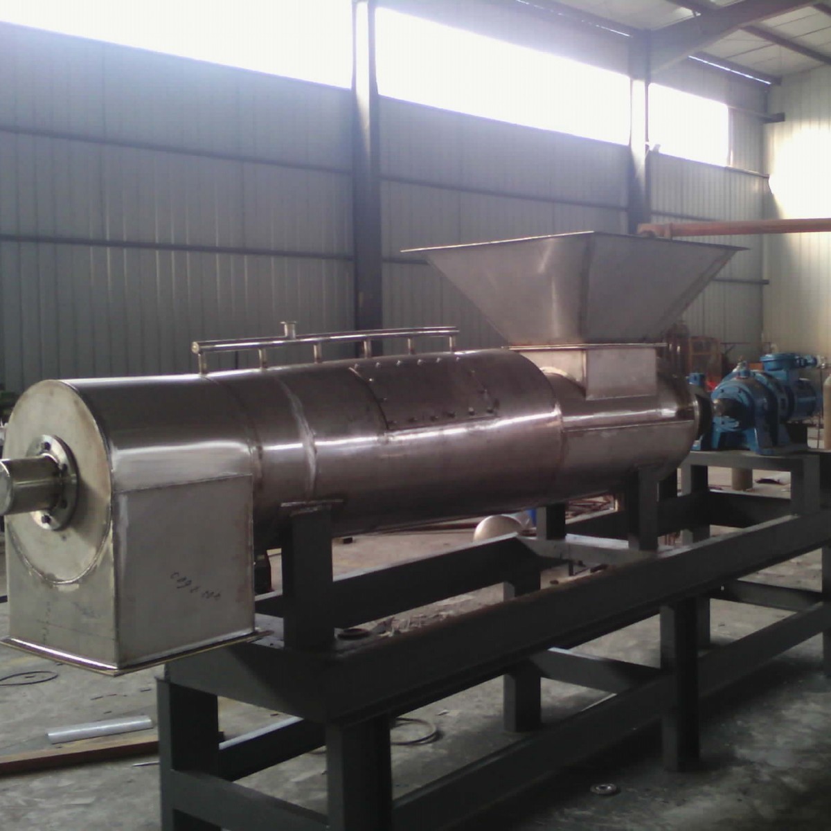 Шуанхэ соковыжималка с хорошим эффектом отжима и коротким временем. Экстрактор и концентрированная сухая соковыжималка. Хороший партнер и долговечная