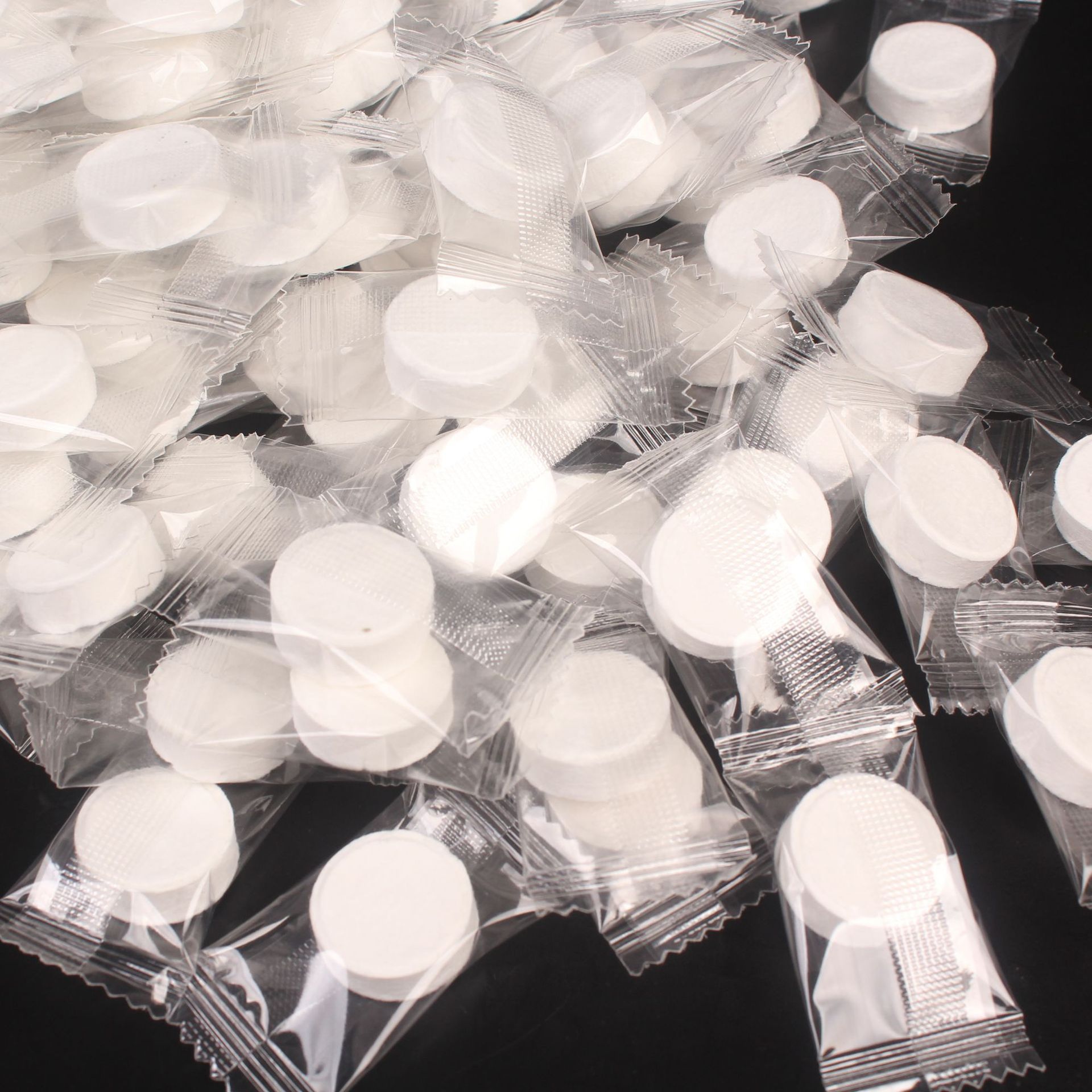 Одноразовое сжатое полотенце в отдельной упаковке прозрачная упаковка 100% хлопковое очищающее полотенце портативное для путешествий сжатое полотенце для умывания