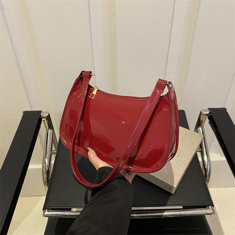 This year's fashionable Korean-style shoulder bag women's 2024 spring new all-match ins solid color gentle small square bag
