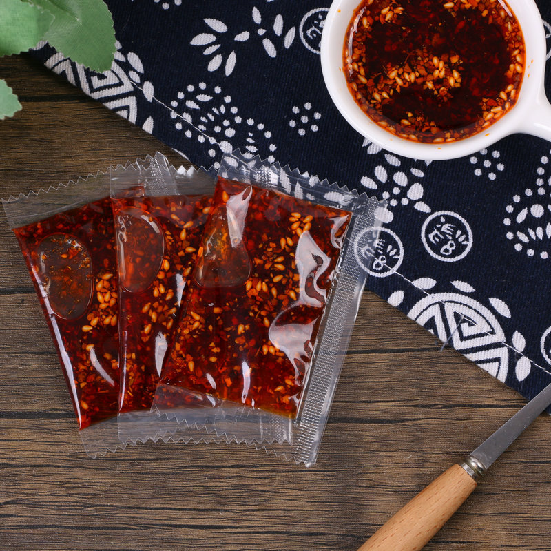 Индивидуально упакованное чили масло для макания пельменей, лапши, холодных блюд, приправ, мелкая упаковка, обработка масла может быть настроена