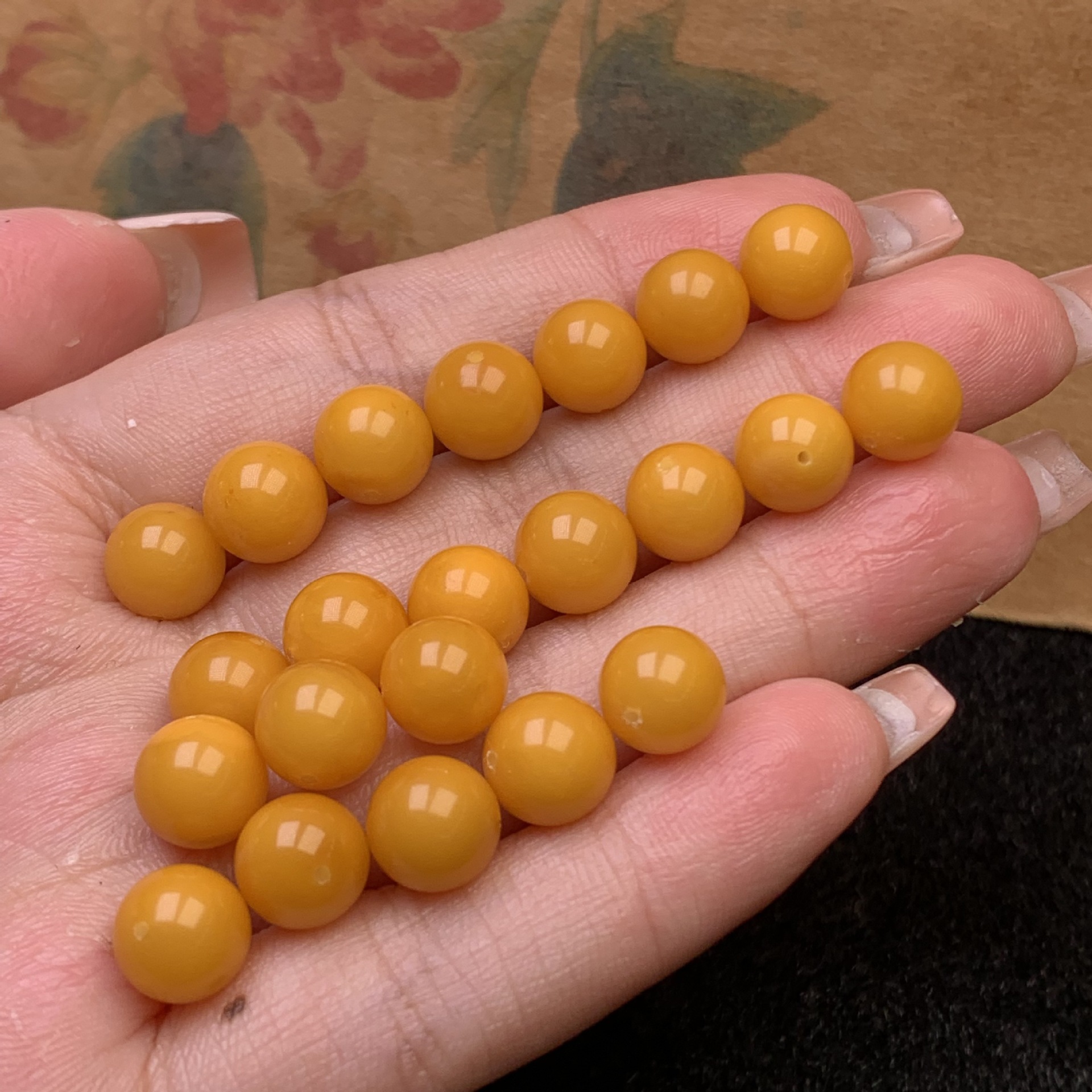 Natural Russian Amber Beeswax Old Honey Round Beads Loose Beads Wax Rich and Full of Cultural Accessories Bracelets Wholesale