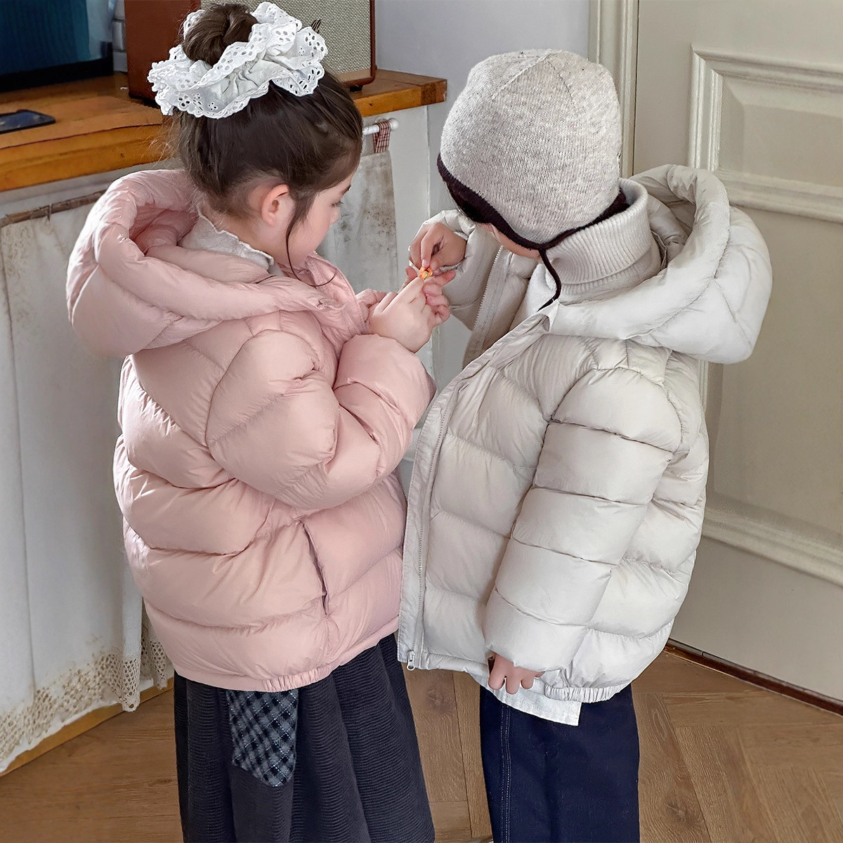 2025 новый детский пуховик, стиль пуха, для мальчиков и девочек, средний и большой размер, утолщенное зимнее пальто из белого утиного пуха, модное