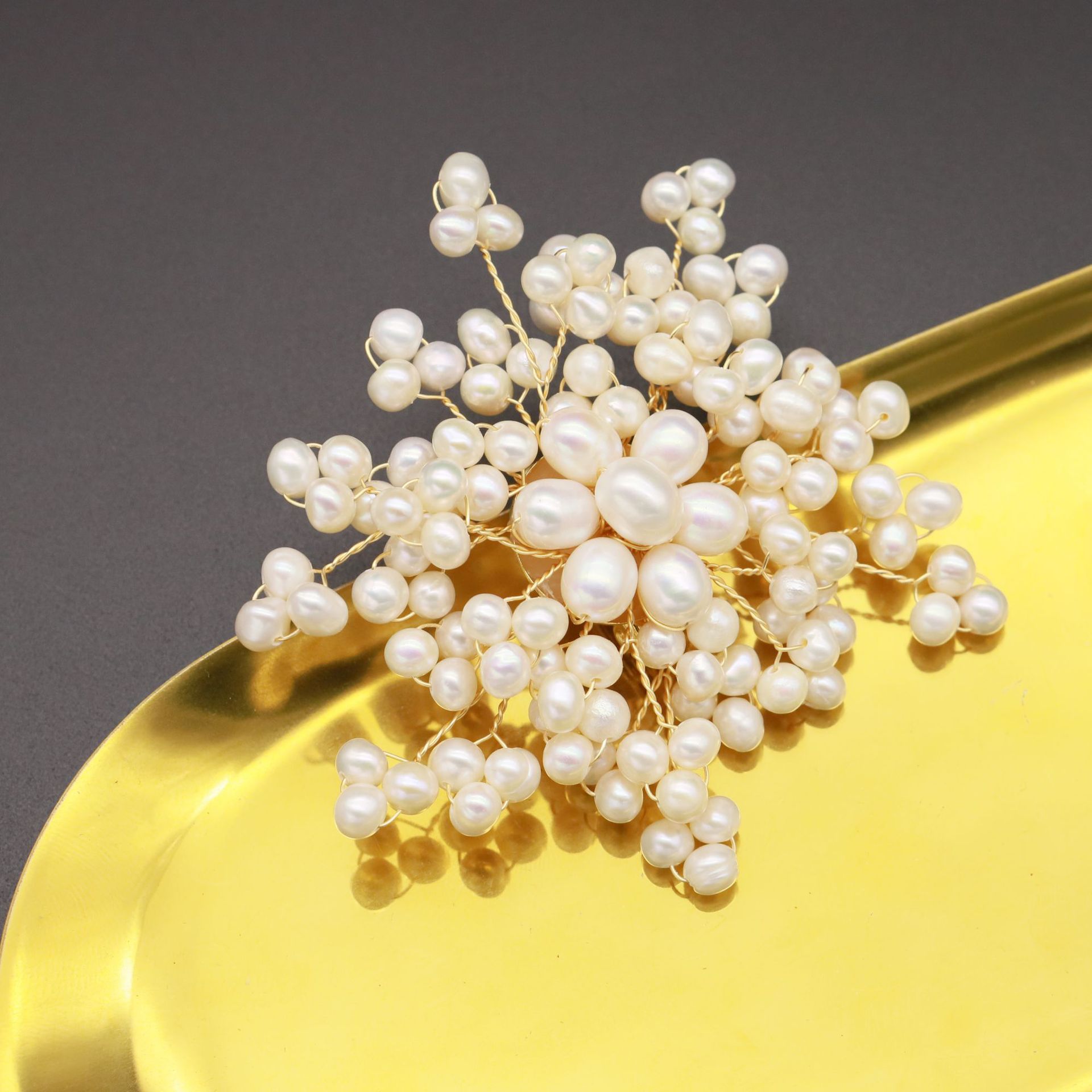 Natural Freshwater Pearl Brooch, Versatile Winter High-End Clothing, Simple Flower Women's Jewelry, Accessible Luxury Accessories for Women