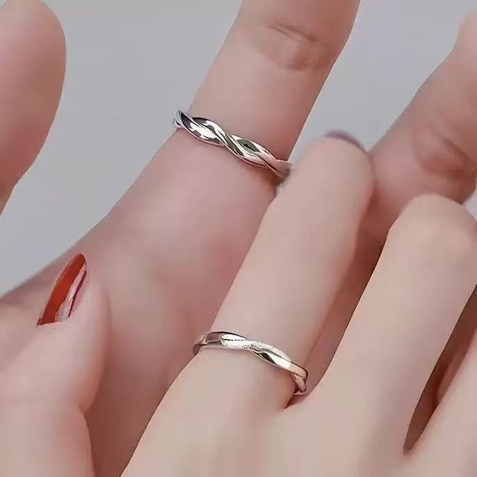 Mobius Ring Couple Ring Female Niche Winding Plain Ring Ring Male Valentine's Day Gift for Girlfriend