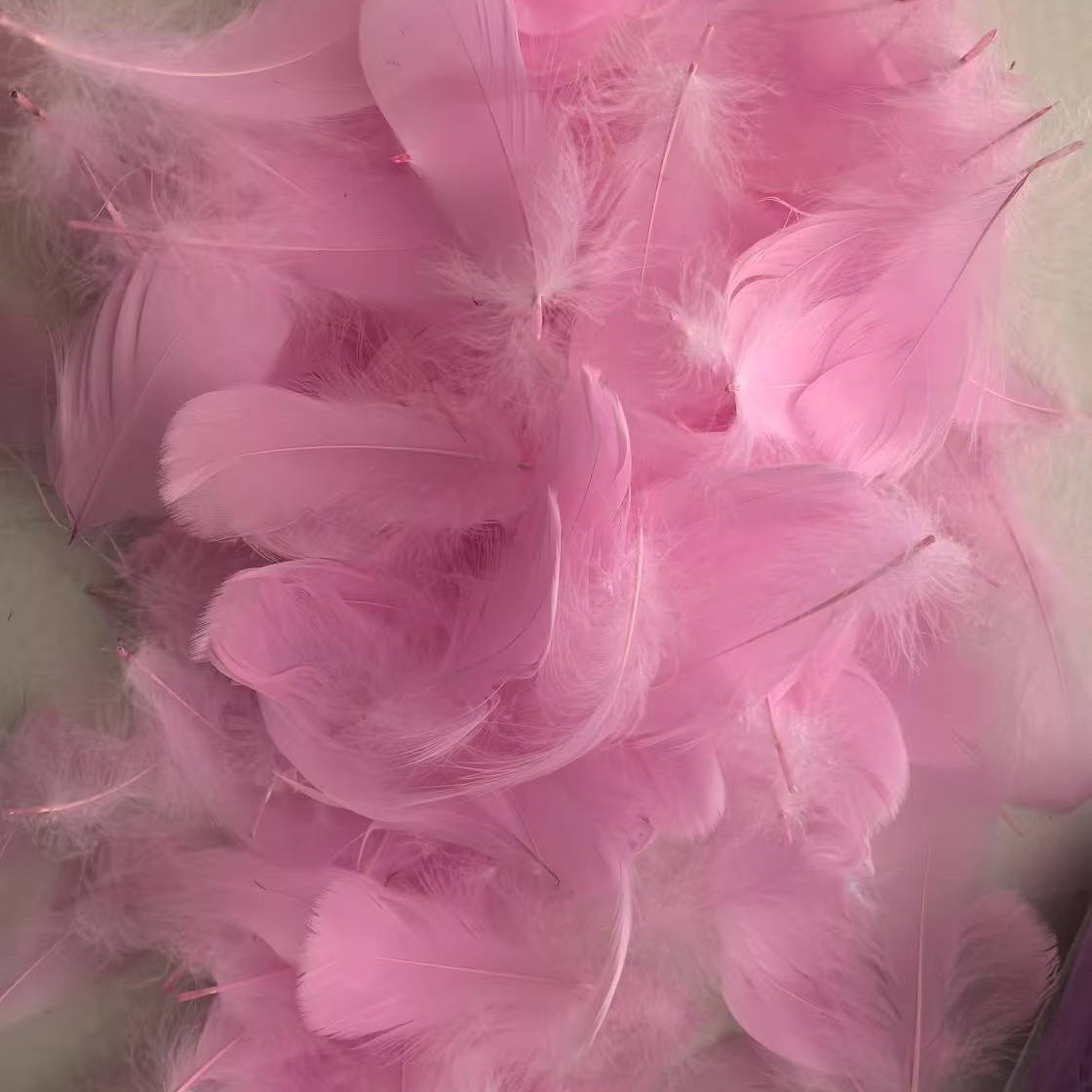 Colorful Feathers 6— 8cm Small Floating Macaron Bobo Ball Gift Box Filler Fireworks Tube Cat Teaser Wand