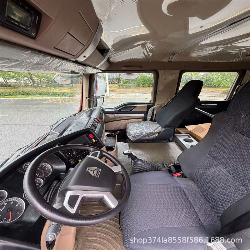 Export China Sinotruk Howo 250 Horsepower Truck Chassis 6-Cylinder German Man Engine Large Pump Power