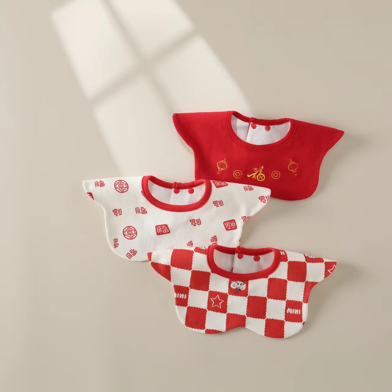 Four Seasons New Year red bib embroidered 360 degrees rotatable bib for boys and girls newborn baby bib