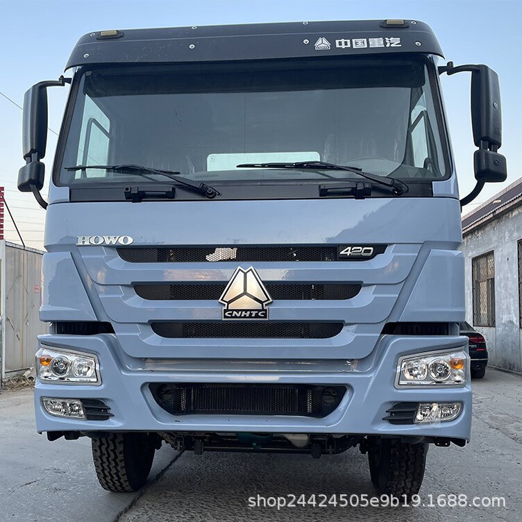 Year-Round Sale of Howo Tractor Heads, Rear Eight-Wheel Tractor Trucks, 375 Horsepower Cargo Transport Trucks