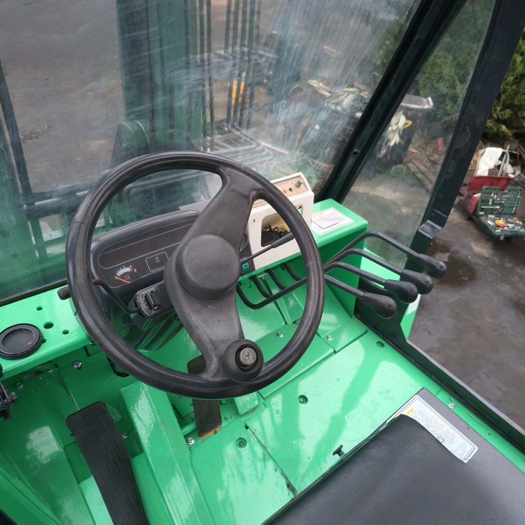 Mitsubishi 15-Ton Second-Hand Forklift for Sale at a Low Price. Adjustable Fork Can Be Exported Nationwide with Guaranteed Delivery. 1-Year Warranty