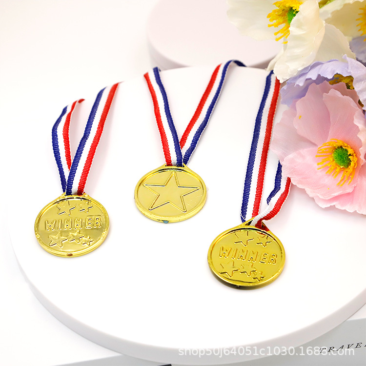 Children's Plastic Golden Mini Trophy Medal Set Honor Award Reward Party Toy Supplies Manufacturer Wholesale