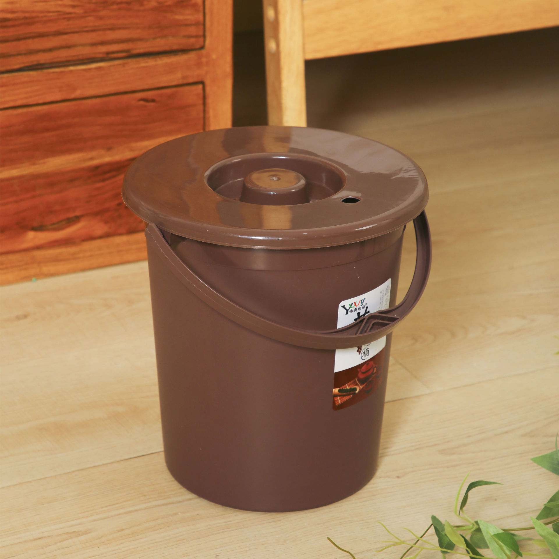 Tea residue bucket round plastic tea bucket with lid tea trash can waste water bucket drainage bucket tea residue separation filter bucket