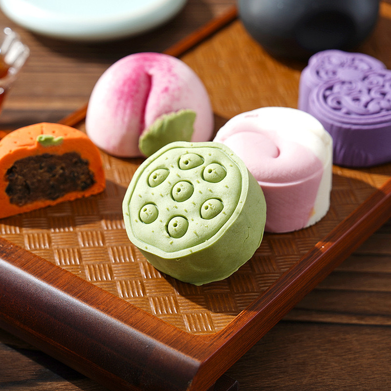 Chinese-Style Palace Mooncakes with Persimmon and Peanut Filling for Mid-Autumn Festival, Individually Packaged Traditional Chinese Pastries Wholesale from Manufacturers