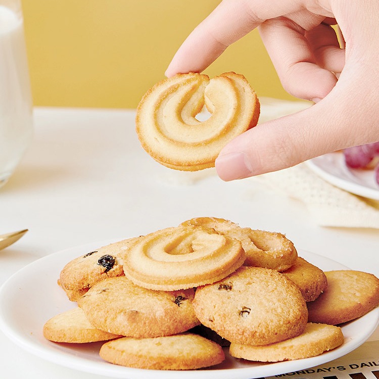 Crown Danish cookies Danisa boxed 72g wedding companion gift shop imported snacks cake wholesale