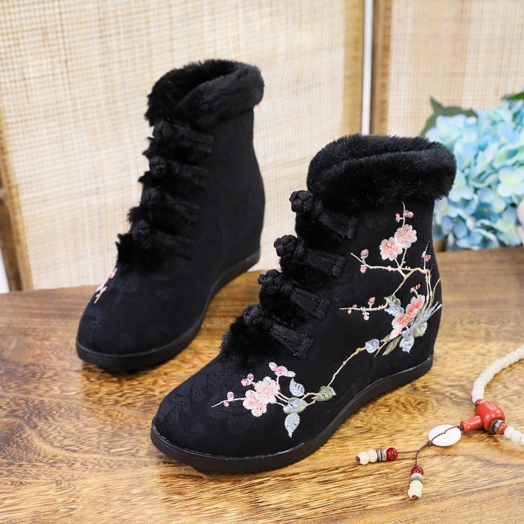 (ten Miles Plum Blossom) Winter Velvet Han Dynasty Shoes Ethnic Style Embroidered Shoes Fur Mouth Ancient Style Women's Boots Inner Heightening Short Boots