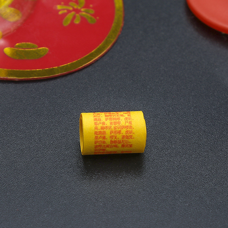 Red sticky hook non-perforated seamless hook open five emperor money pendant peripheral accessories all kinds of light card small card red sand